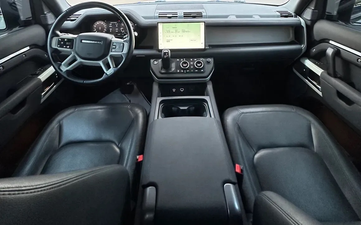 Land Rover Defender 2023 - Image 4